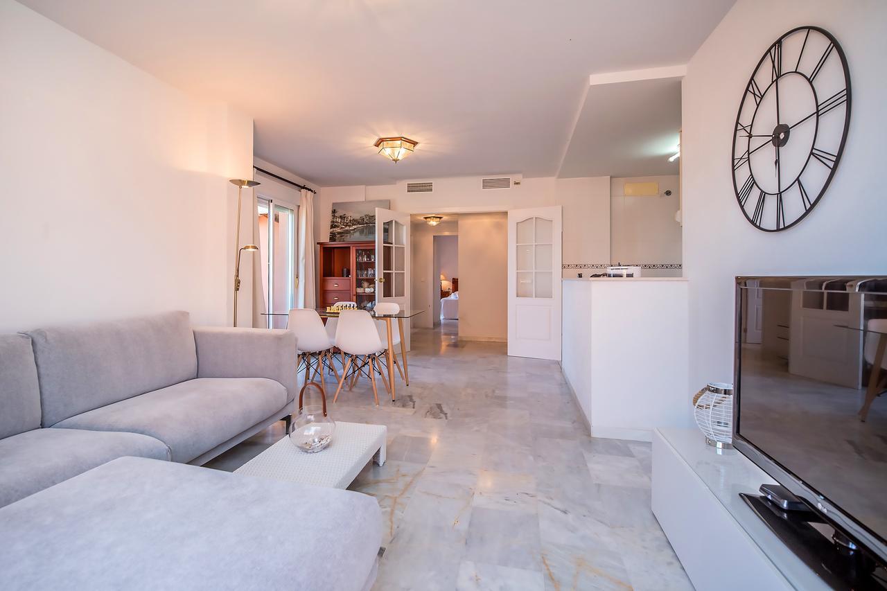 Los Hidalgos Penthouse Манилва Екстериор снимка