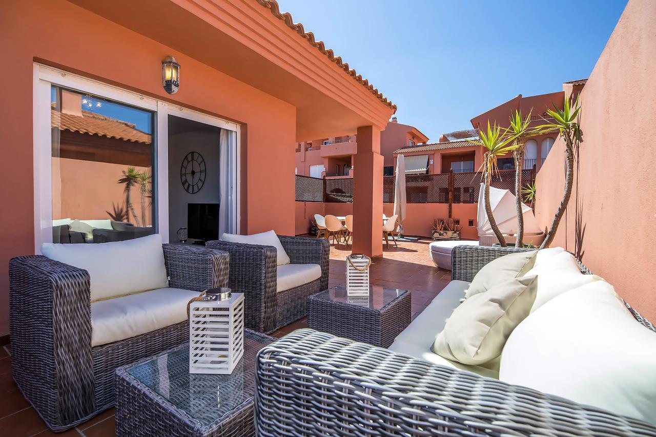 Los Hidalgos Penthouse Манилва Екстериор снимка